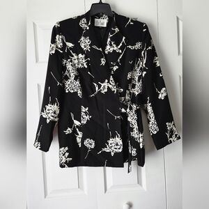 NWOT Le Suit 2 Piece Suit.  Patterned Blazer & Skirt size 12